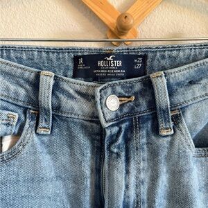 Hollister Womens Ultra High Rise Mom  Light Blue Relaxed Jeans